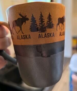 Alaska Moose Mug Arctic Circle USA Two Tone Rustic Cabin Stoneware Wavy Rim NWOT
